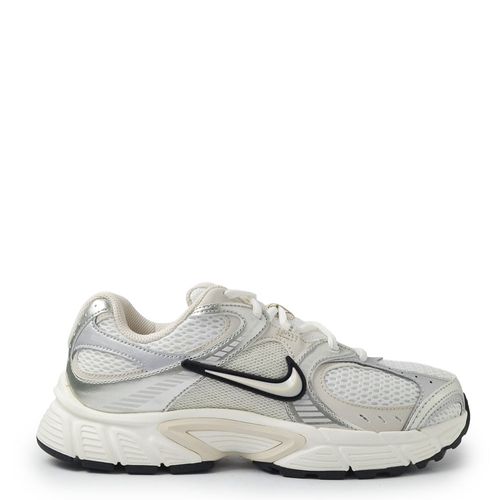 Tênis Casual Nike Feminino V5 RNR HQ7901-104